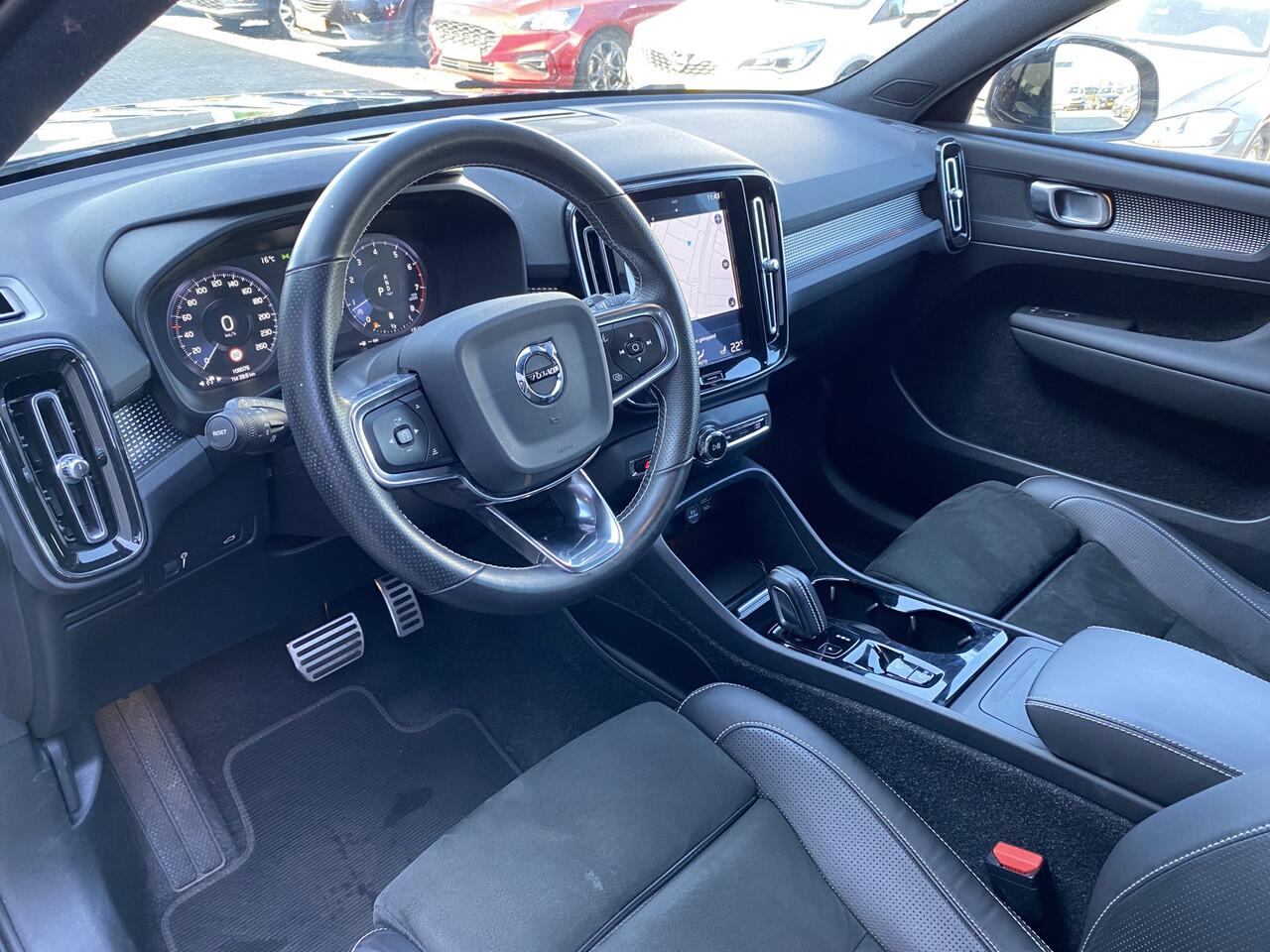 Volvo XC40 2.0 B 4 R-Design Stoelverwarming, Camera & App-Connect