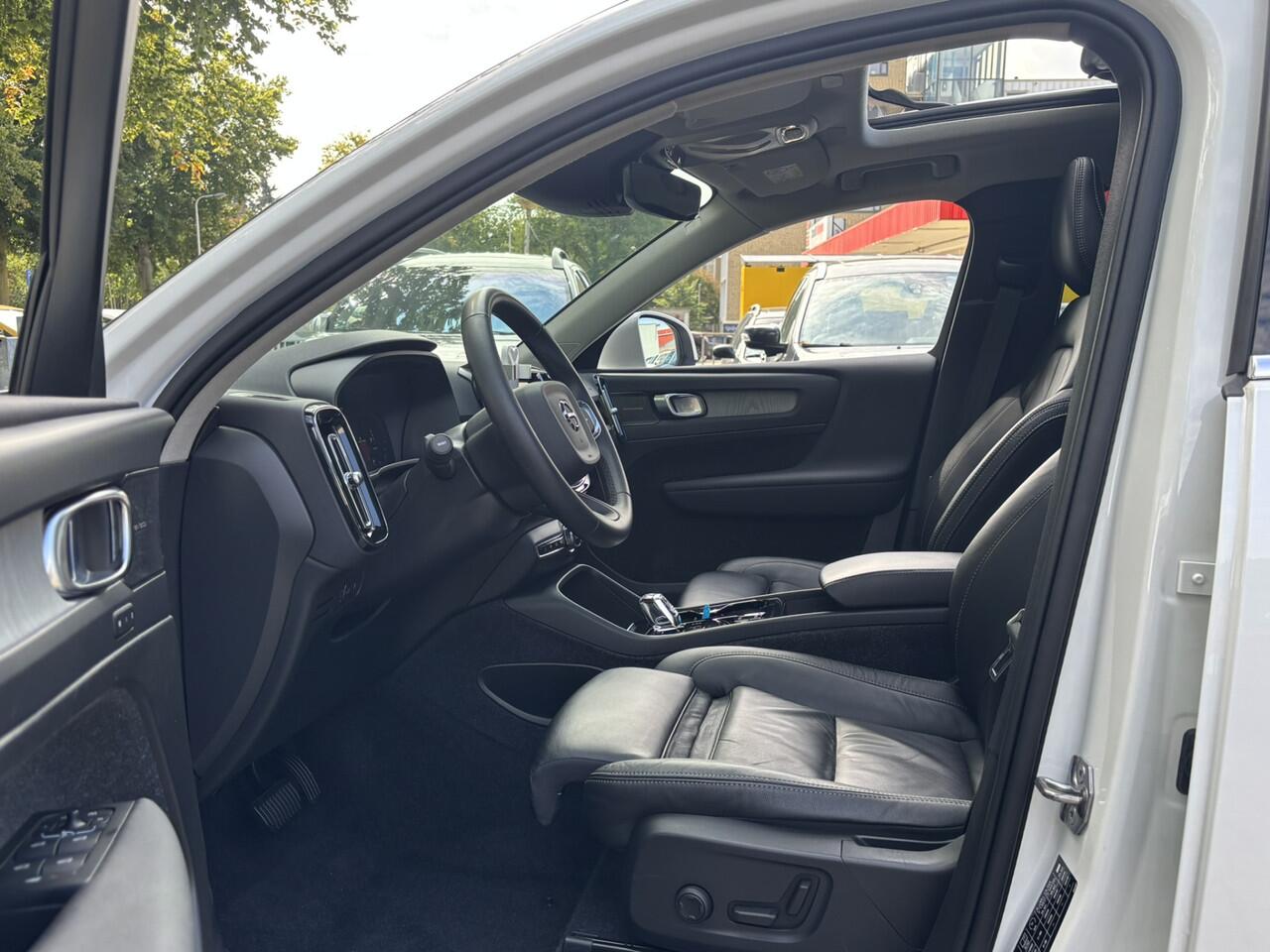 Volvo XC40 T5 261pk Recharge Inscription Pano Leder 360 Pilot Assist Keyless