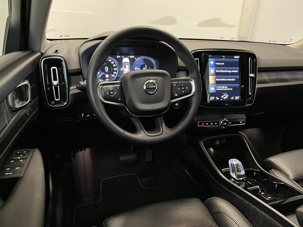 Volvo XC40 1.5 T4 Recharge Plus Dark | H&K | CARPLAY | CAMERA | LEDER | DEALERONDERHOUDEN | 97% SOH |