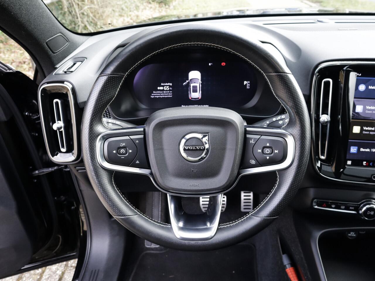 Volvo XC40 Recharge P8 AWD R-Design 3-Fase 1e-Eig. & Dealer-Onderh. BOVAG-Garantie. NL-Auto.