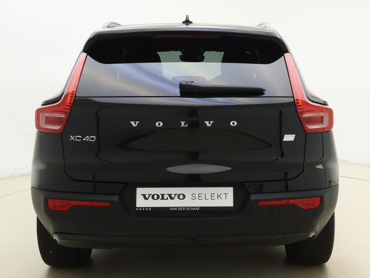 Volvo XC40 Extended Range Plus / Nubuck / Trekhaak / All-Season banden / Getint Glas