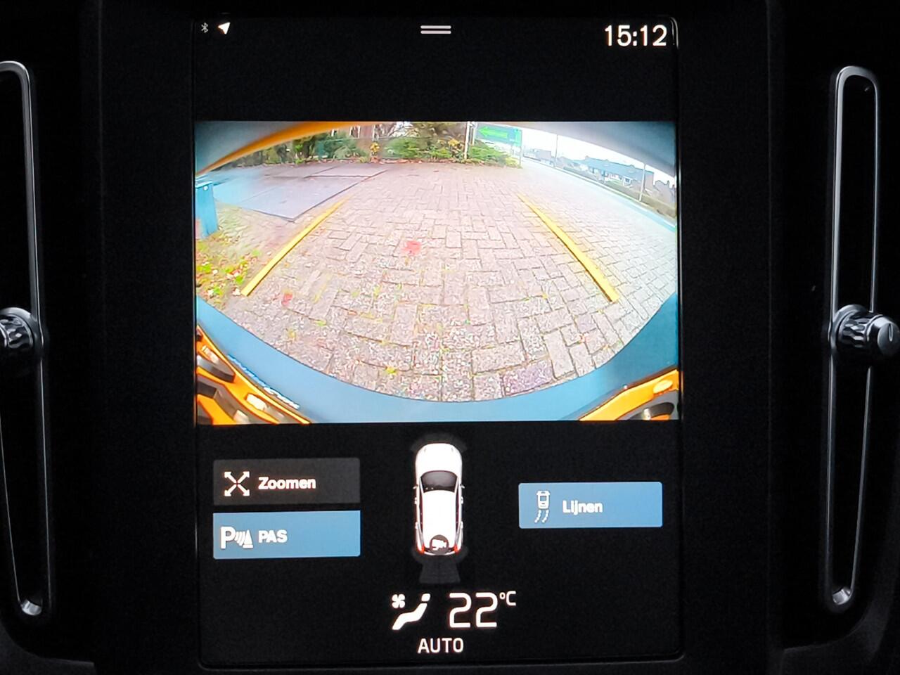 Volvo XC40 1.5 T2 Momentum Core 1e-Eig. & Dealer-Onderh. BOVAG-Garantie. NL-Auto.