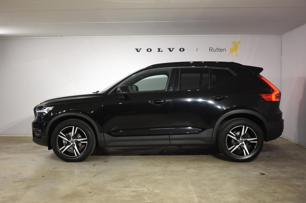 Volvo XC40 T2 129PK Automaat R-Design / Navigatie / Parkeersensoren / Adaptieve Cruise control / R-Design leder-Nubuck bekl. / Dodehoeksensor / Extra getint glas / All season banden