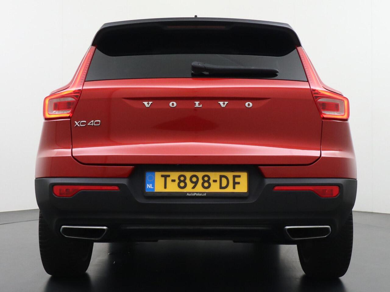 Volvo XC40 1.5 T3 R-Design Panoramadak/Trekhaak/360Camera etc.