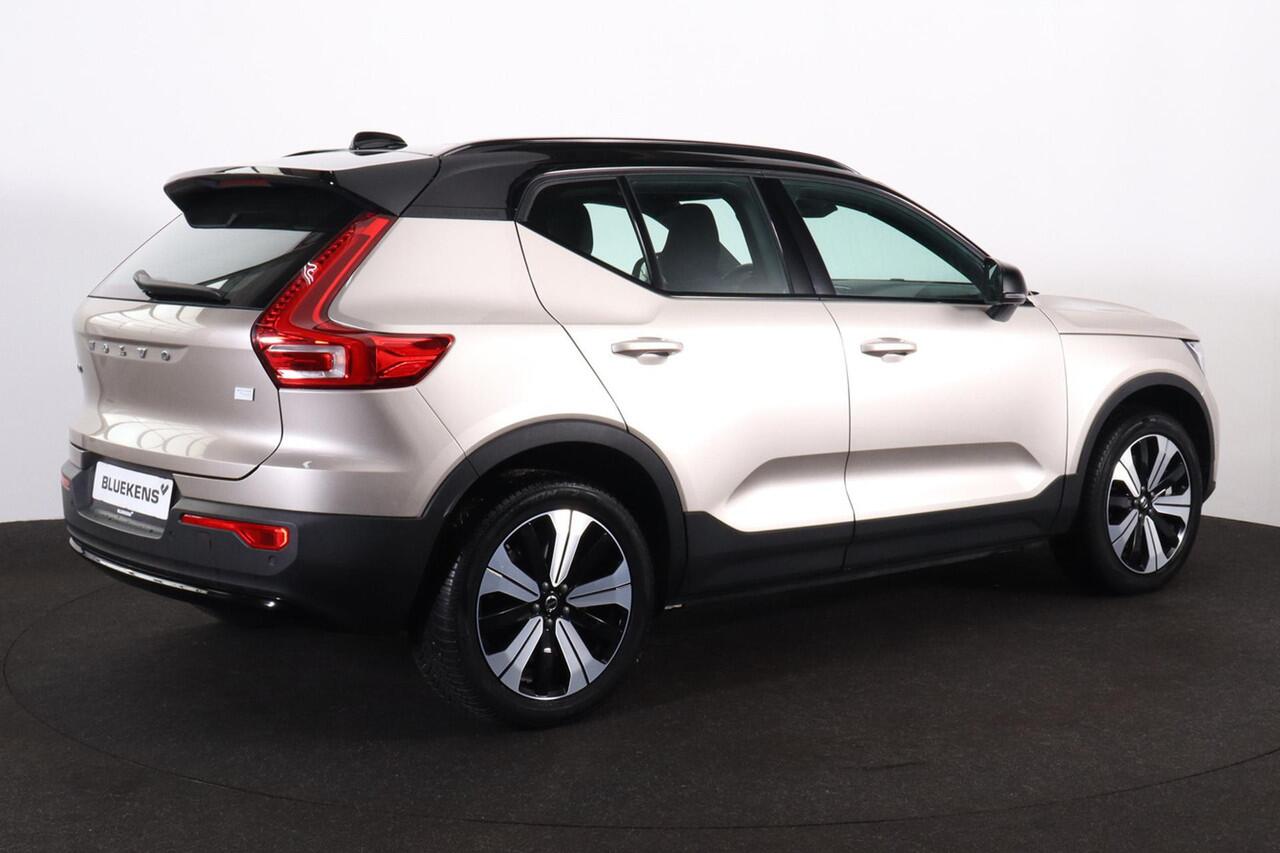 Volvo XC40 Recharge Twin Ultimate 78 kWh - Panorama/schuifdak - IntelliSafe Assist & Surround - 360º Camera - Harman/Kardon audio - Verwarmde voorstoelen, stuur & achterbank - Parkeersensoren voor & achter - Elektr. bedienb. voorstoelen met geheugen links - Draadloz