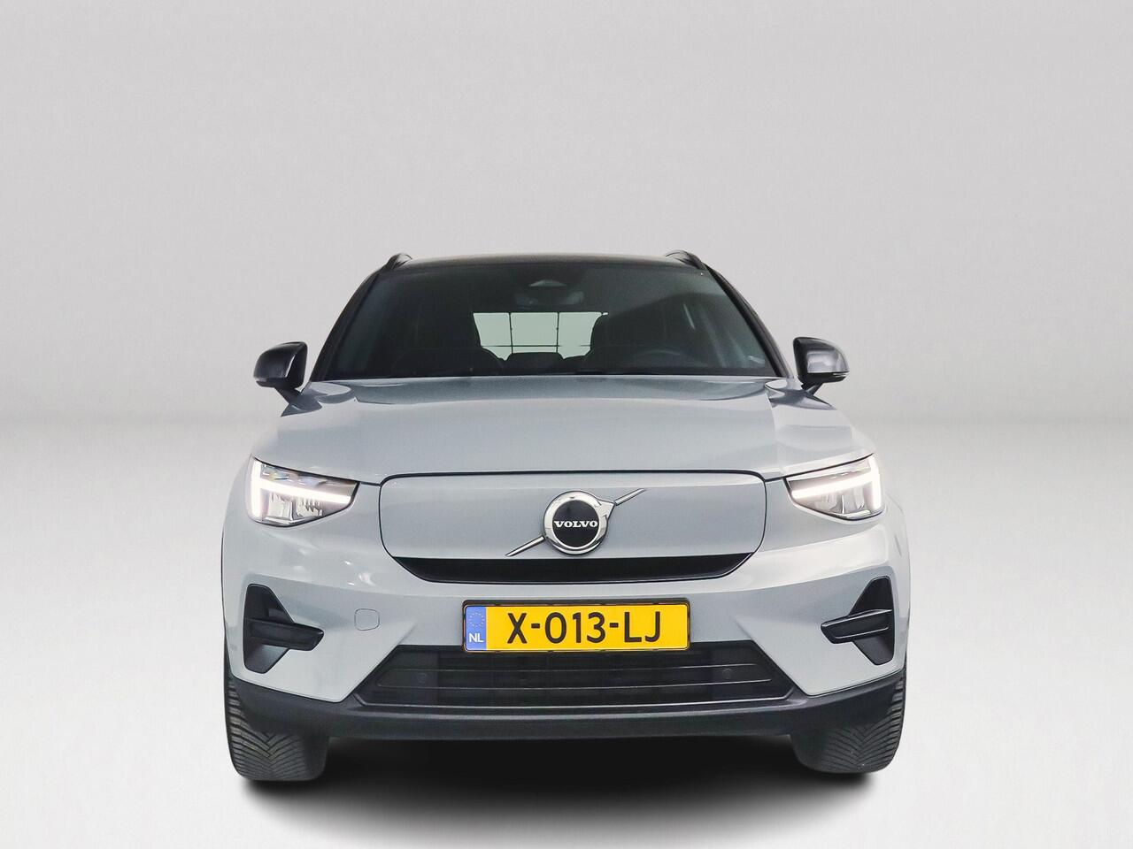 Volvo XC40 Single Motor Plus 69 kWh | Stoel- en stuurverwarming | Parkeercamera