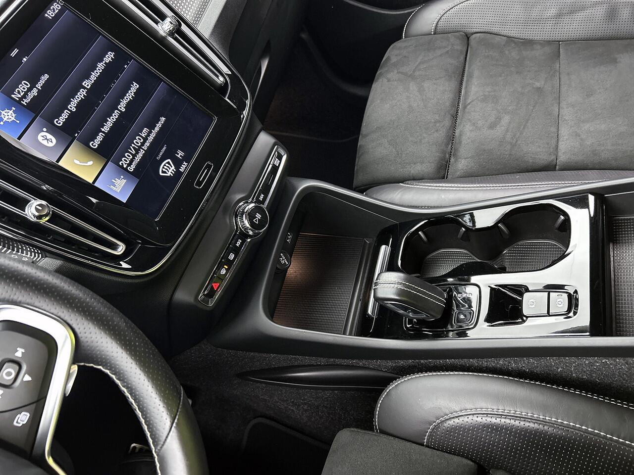 Volvo XC40 1.5 T5 Twin Engine R-Design Trekhaak | Climate Control | Cruise Contol | Achteruitrijcamera | Lichtmetalen velgen