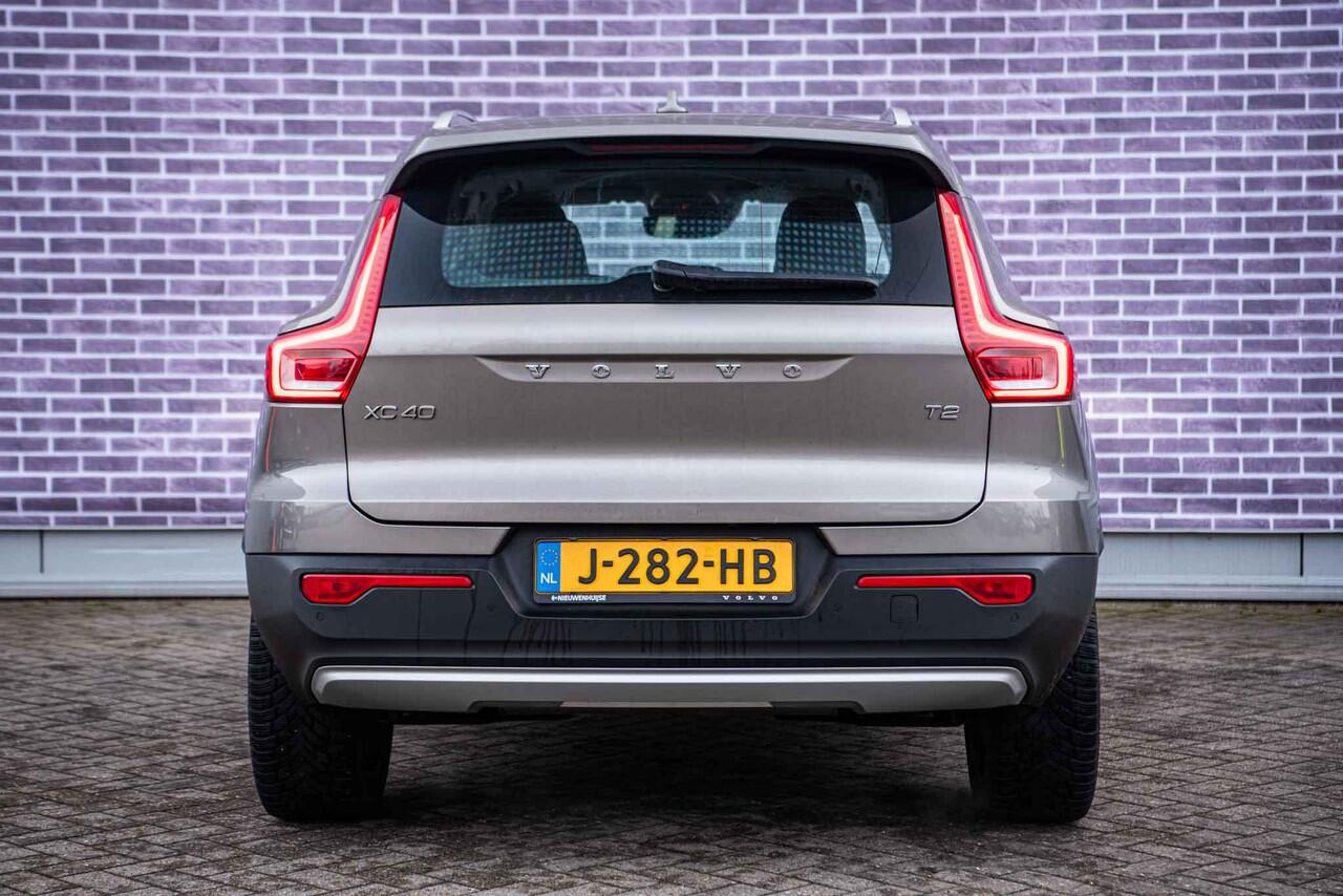 Volvo XC40 1.5 T2 Business Pro | Adaptieve Cruise Control | Panoramadak | Lederen Bekleding | Climate Pack | Parkeer Pakket |