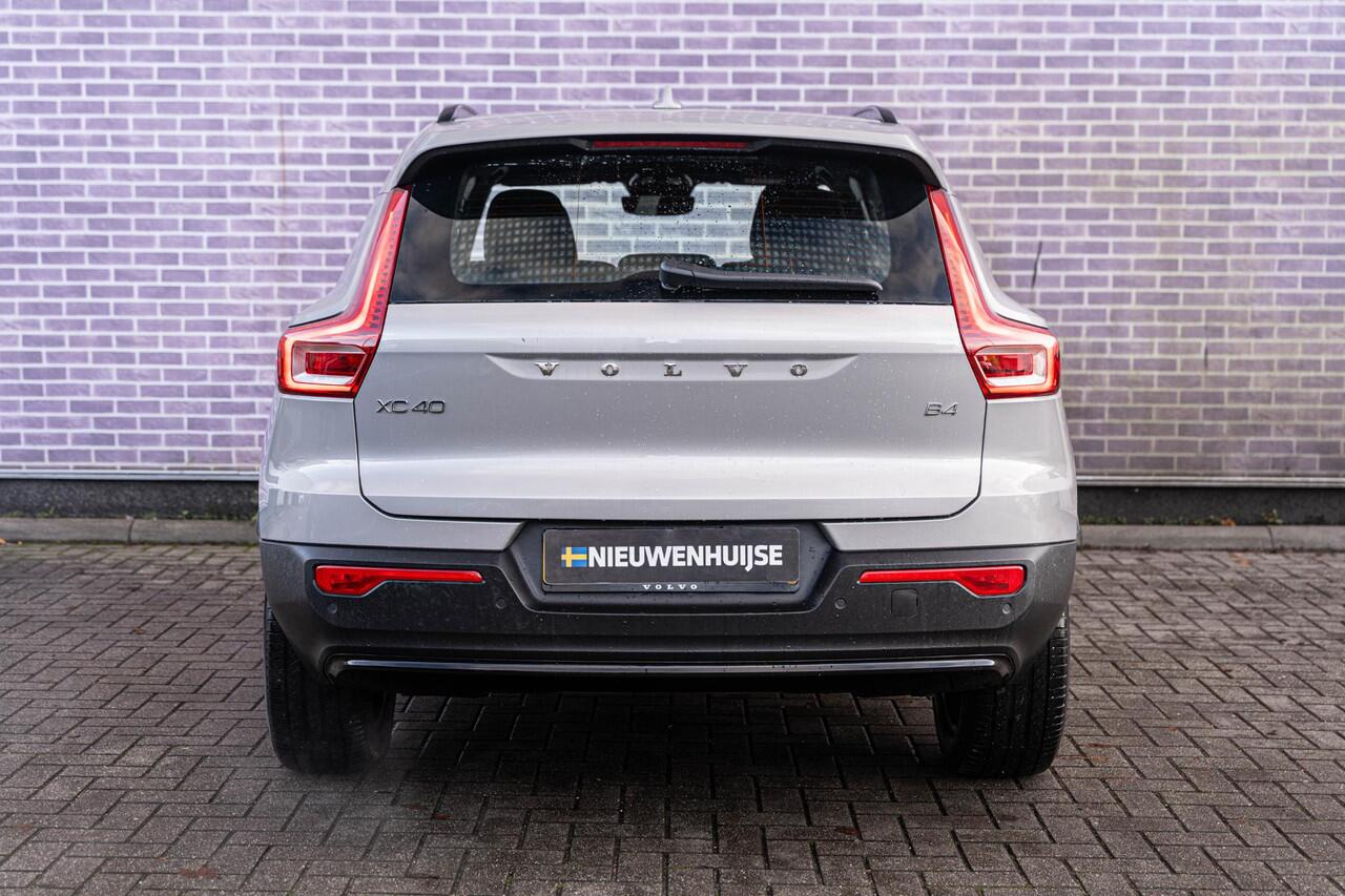 Volvo XC40 2.0 B4 Plus Dark | Trekhaak | Google | Dodehoekdetectie | Adaptieve Cruise Control | Stoel + stuurverwarming | 19" LM | Verwarmbare voorruit |