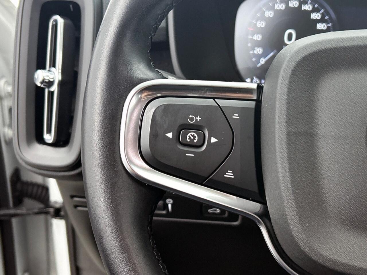 Volvo XC40 1.5 T2 Momentum Core | Rijklaar | Stoel + Stuur Verwarming | Nav