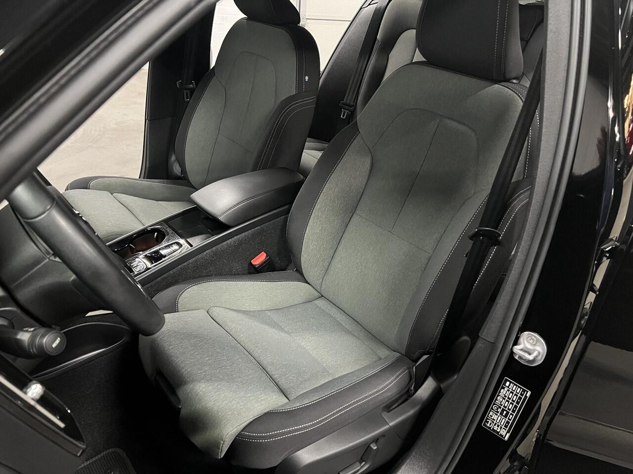 Volvo XC40 T4 RECHARGE PLUS DARK Trekhaak | Stoel-/stuurverwarming | Cruise control | Achteruitrij camera | Carplay