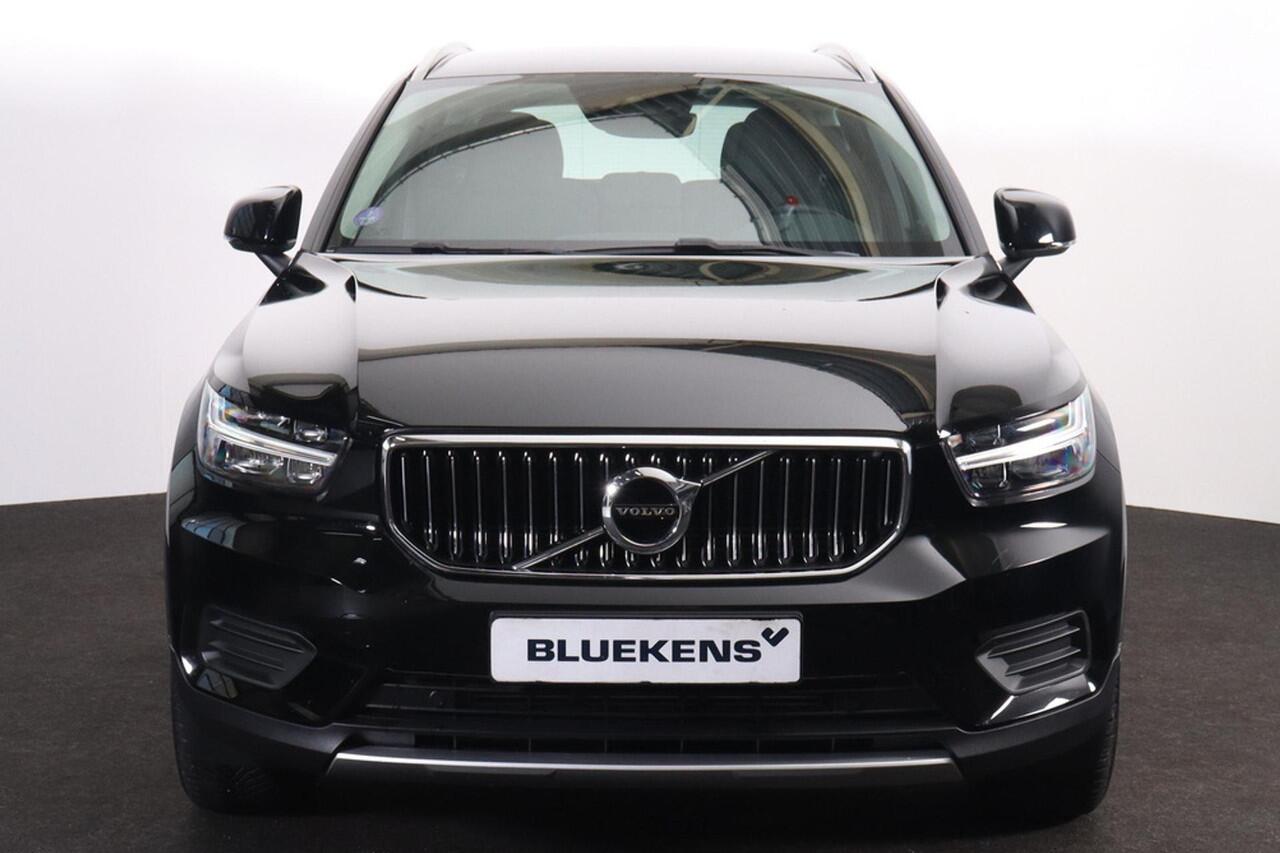 Volvo XC40 T4 Recharge Inscription Expression - Parkeersensoren achter - Cruise control - Standkachel - Elektr. inklapbare trekhaak - 18' LMV