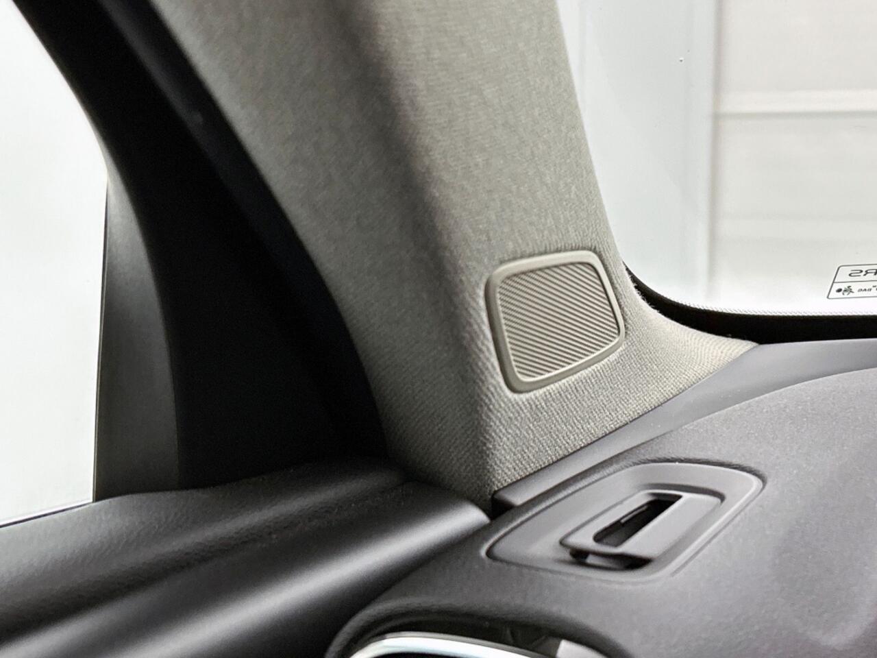 Volvo XC40 1.5 T3 Inscription | Panorama dak | Leder | 18'' Lichtmetaal |