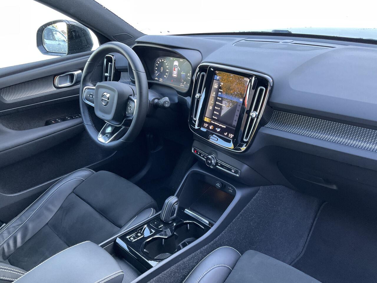 Volvo XC40 1.5 T5 262pk PHEV Recharge R-Design Elek.Trekhaak Leer Stoel/Stuurverw Adap.Cruise NL-Auto!