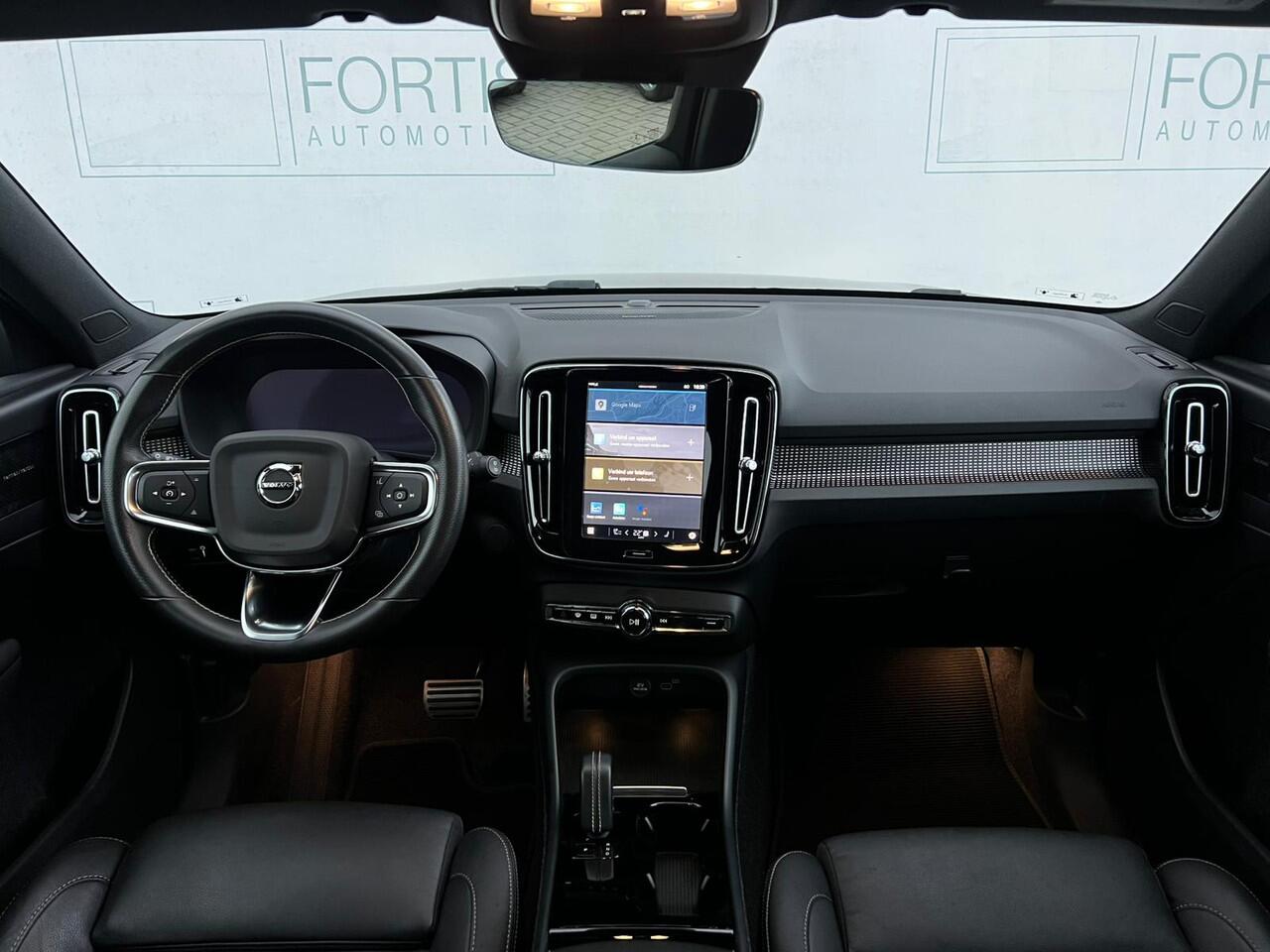 Volvo XC40 Recharge P8 AWD R-Design NL AUTO | LEDER | CAMERA | HARMAN KARDON | STUURWIEL VERW