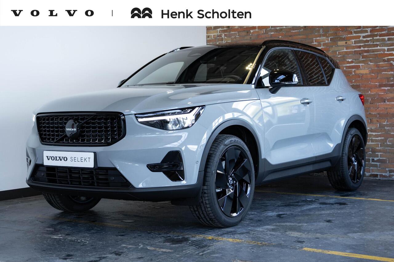 Volvo XC40 B4 Plus Black Edition | 360° Parkeercamera | Panorama dak | Semi-Elektrische Wegklapbare Trekhaak | Premium audio by Harman Kardon | Stoelverwarming | Parkeersensoren voor + achter | Google Infotainment | Stuurwielverwarming