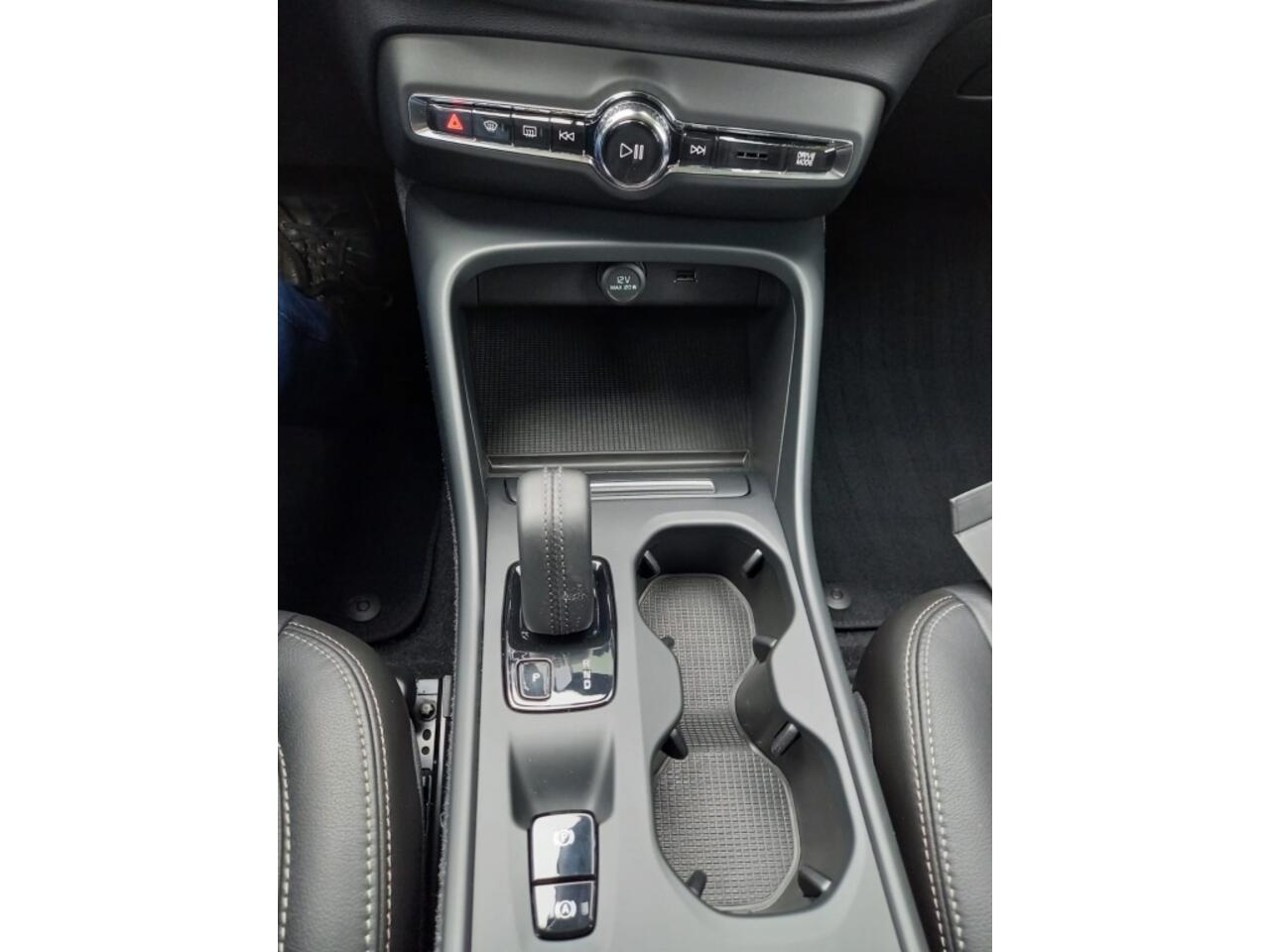 Volvo XC40 2.0 T4 Momentum