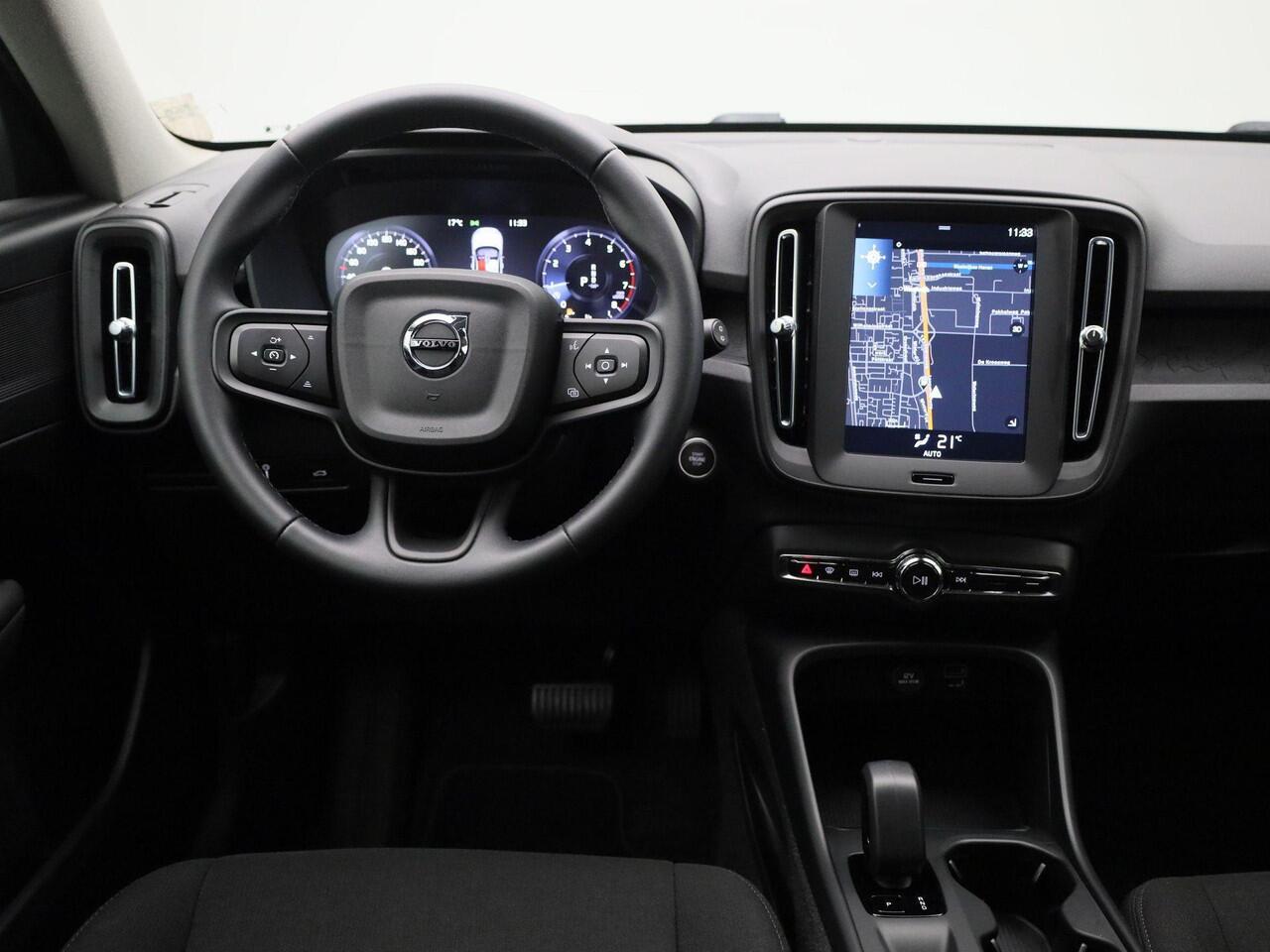 Volvo XC40 T2 Essential | Navigatie | Climate control | Parkeersensoren