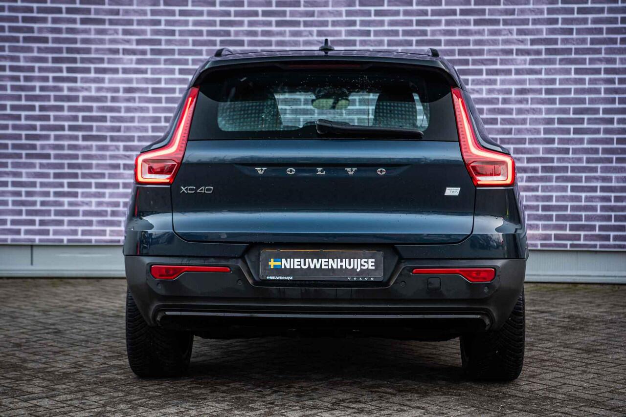 Volvo XC40 Recharge Twin Pro | Power Seats | Trekhaak | Panoramadak | 360 Camera | Harman Kardon | Adaptieve Cruise Control |