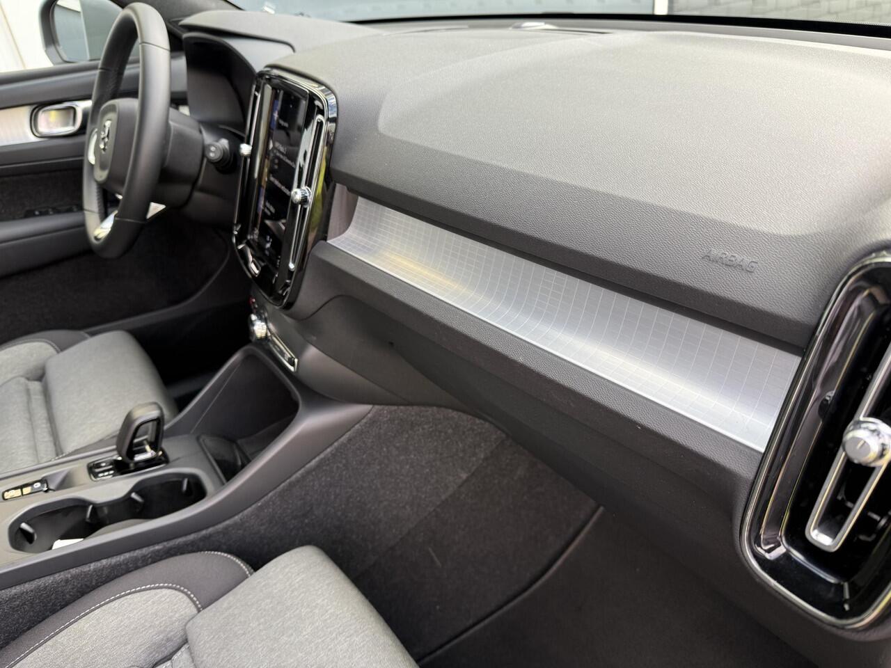 Volvo XC40 1.5 T2 Inscription | LED | Climate | Navigatie | Zitting verlengers | Keyless Entry + Start