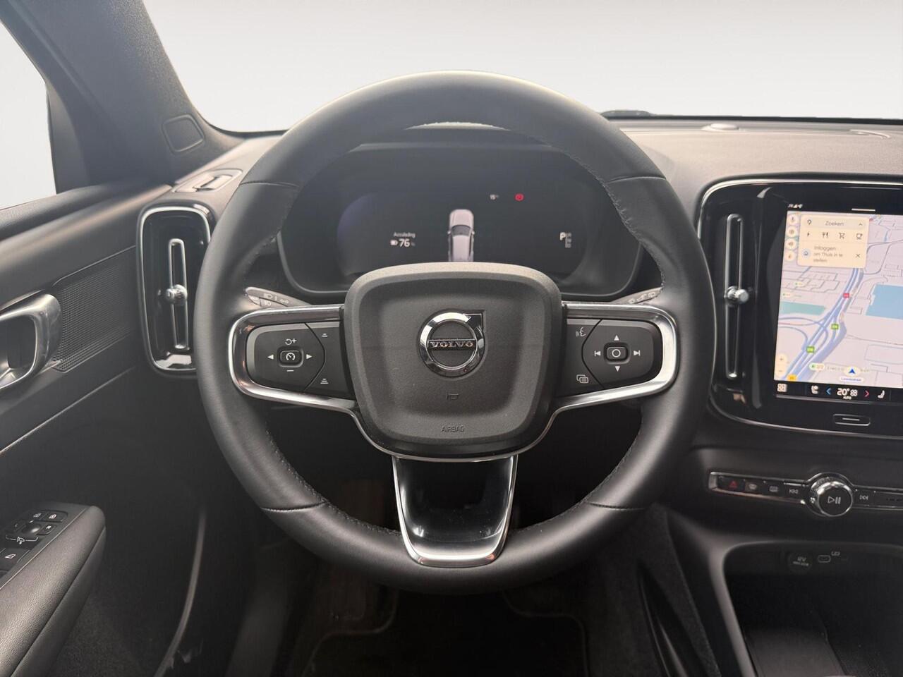 Volvo XC40 Single Motor Extended Range Plus 82 kWh | Trekhaak | Stoelverwarming | Keyless Entry | Achteruitrijcamera |