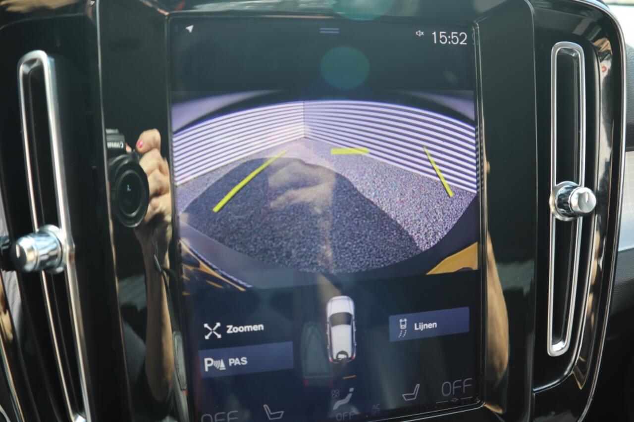 Volvo XC40 1.5 T3 Momentum | camera | cruise | navi | dealer o.h. | oh.boek