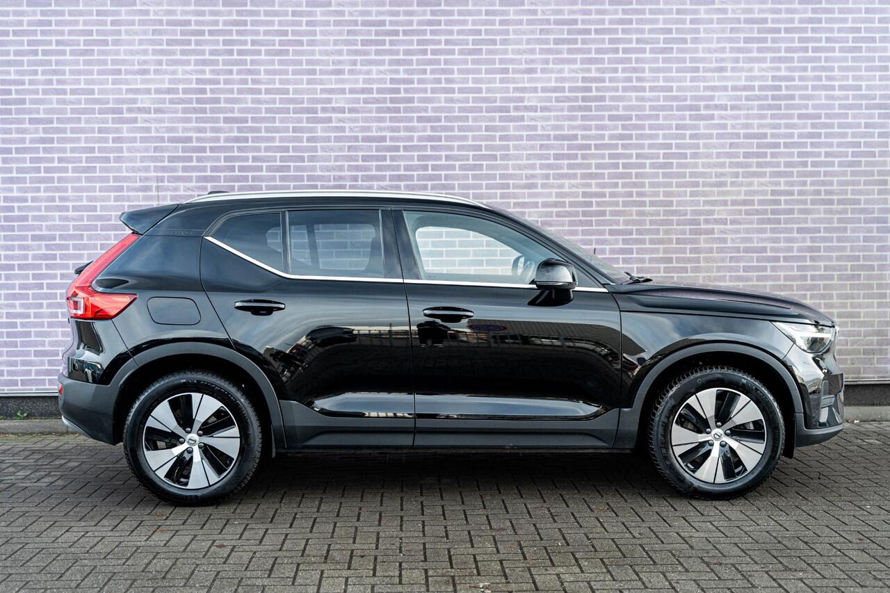 Volvo XC40 T4 Recharge Inscription Expression | Keyless | Stoel- en stuurverwarming | Achteruitrijcamera | Parkeersensoren voor + achter | Getint glas | Navigatie | Apple Carplay / Android Auto | LED koplampen |
