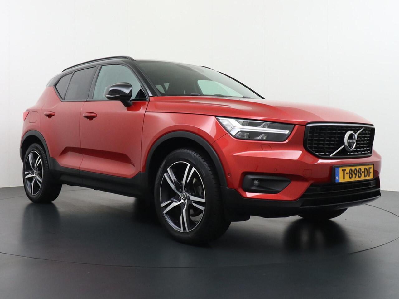 Volvo XC40 1.5 T3 R-Design Panoramadak/Trekhaak/360Camera etc.