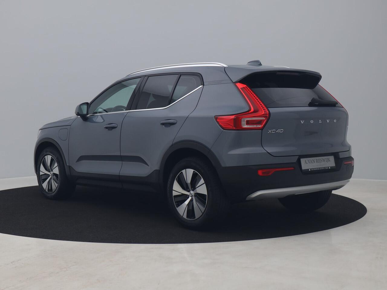 Volvo XC40 1.5 T5 Twin Engine Momentum Pro | KEYLESS | H&K | STOEL- EN STUURVERW.