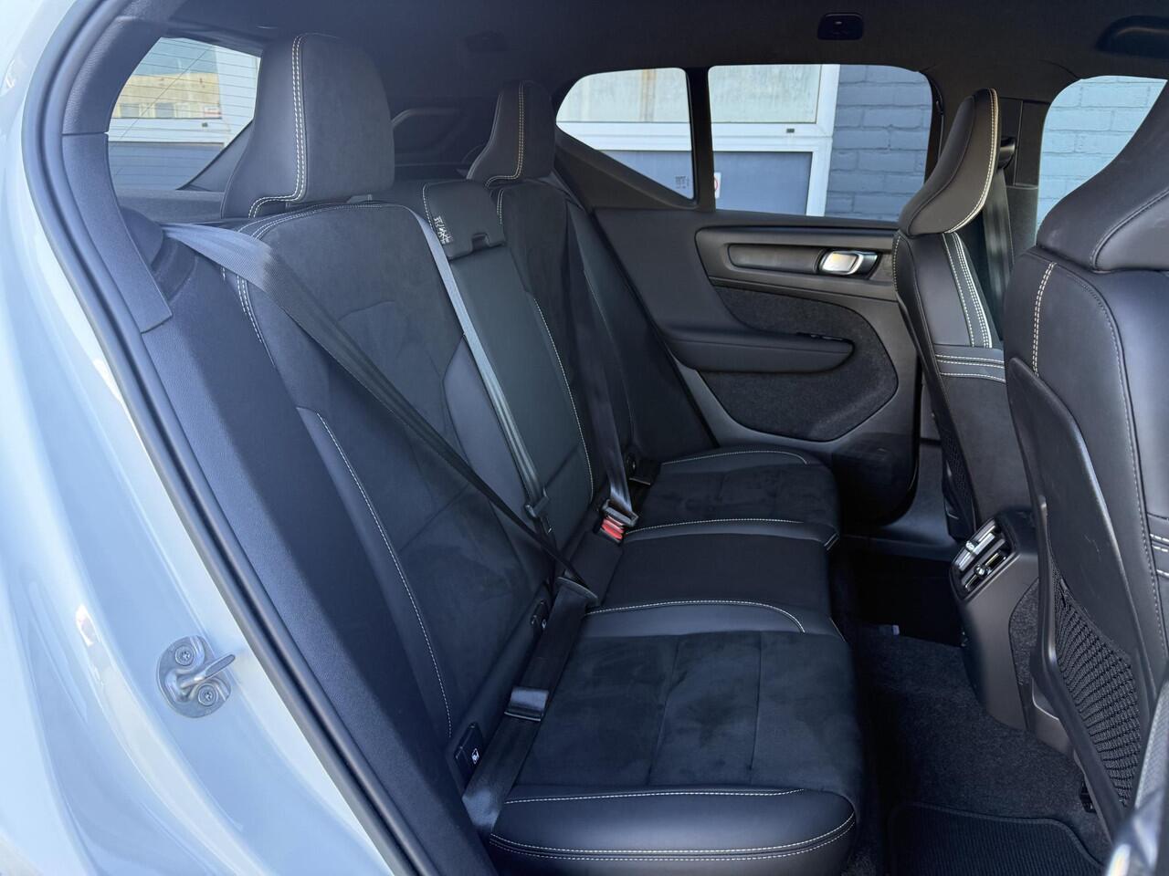 Volvo XC40 Recharge Plus 70 kWh | Adaptieve cruise controle | Blis | Microtech | Keyless Entry | Google auto |