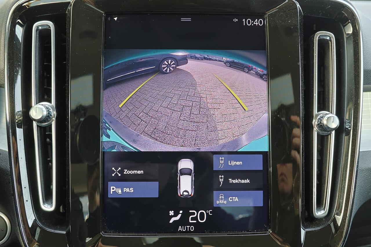 Volvo XC40 T3 Momentum Pro - Intellisafe Assist/Surround - Sensus Navi - LED-koplampen - Climate Control - Parkeercamera achter - Parkeersensoren v/a - Trekhaak semi elektrisch inklapbaar