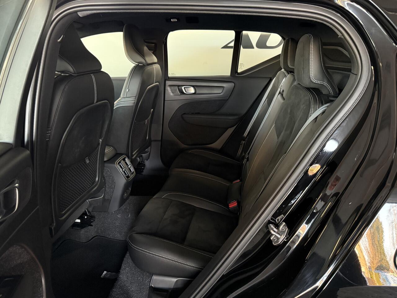 Volvo XC40 Recharge P8 AWD R-Design