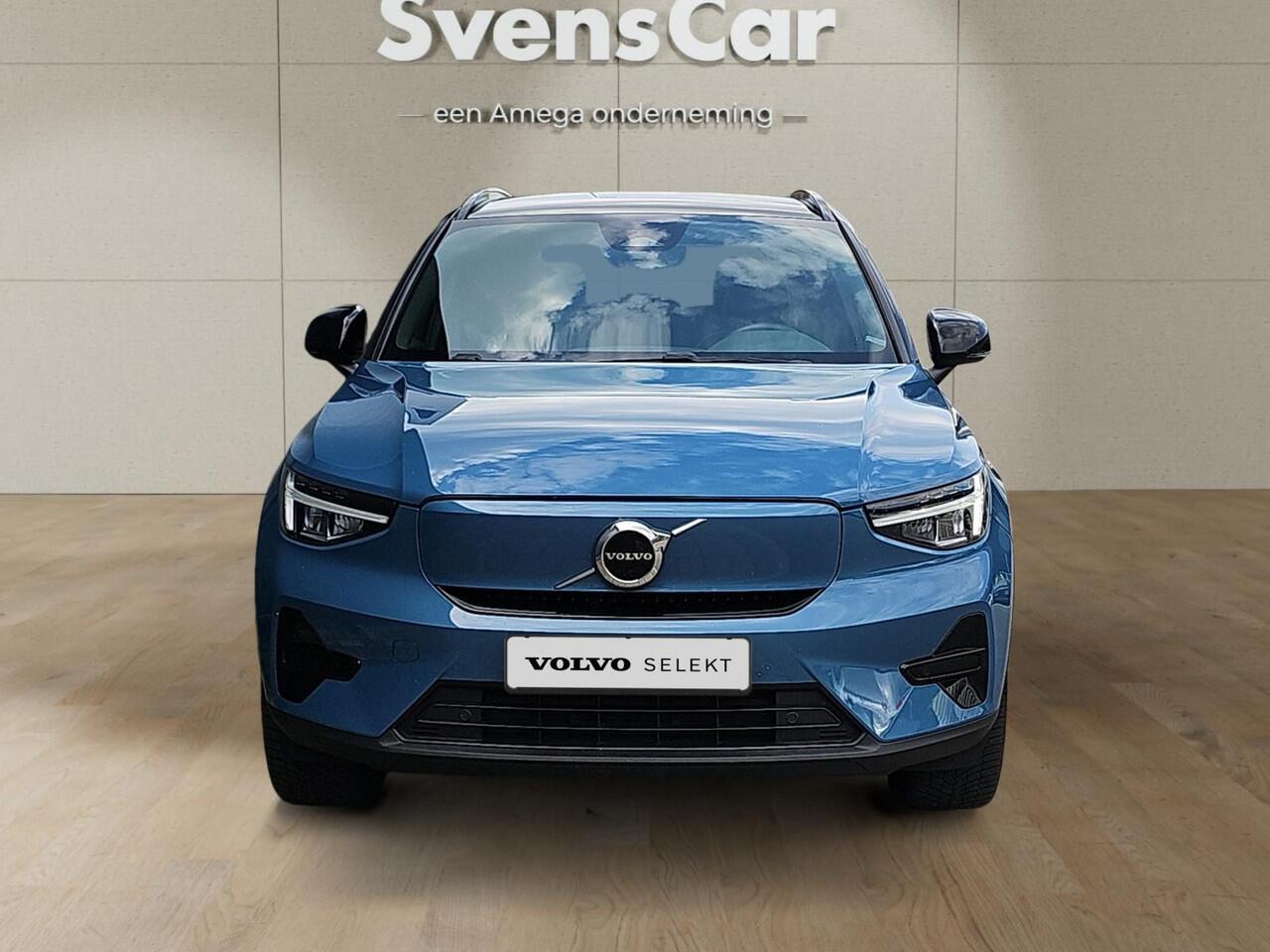 Volvo XC40 Recharge Core 70 kWh | Trekhaak | Stoelverwarming | Apple Carplay | 20 inch velgen |