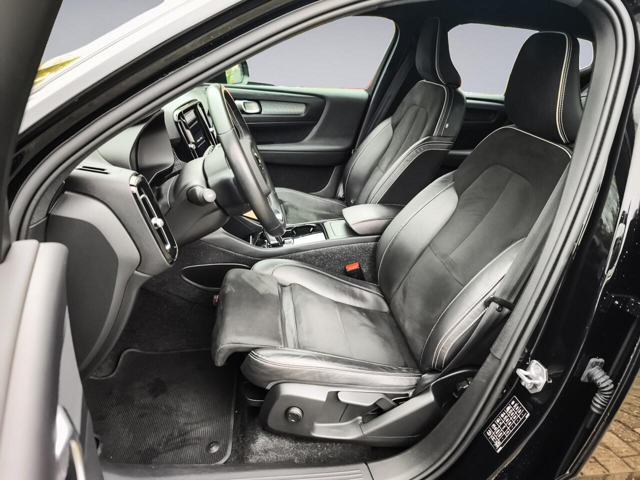 Volvo XC40 Recharge P8 AWD R-Design 3-Fase 1e-Eig. & Dealer-Onderh. BOVAG-Garantie. NL-Auto.