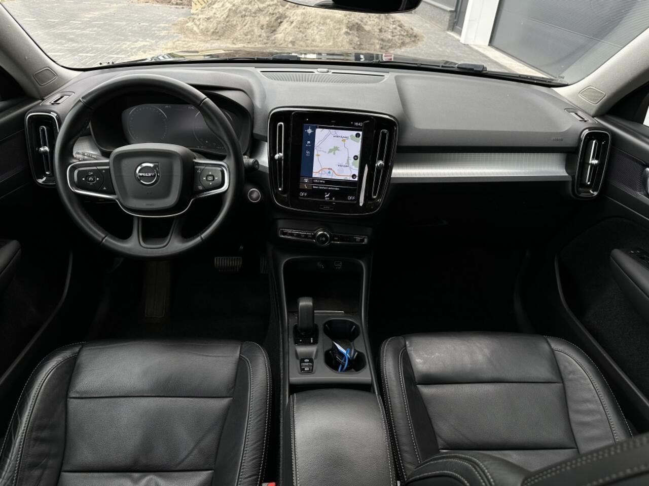 Volvo XC40 1.5 T4 Rech Inscr. M2022 NAVI PDC CAMERA LEDER LED VIRTUAL