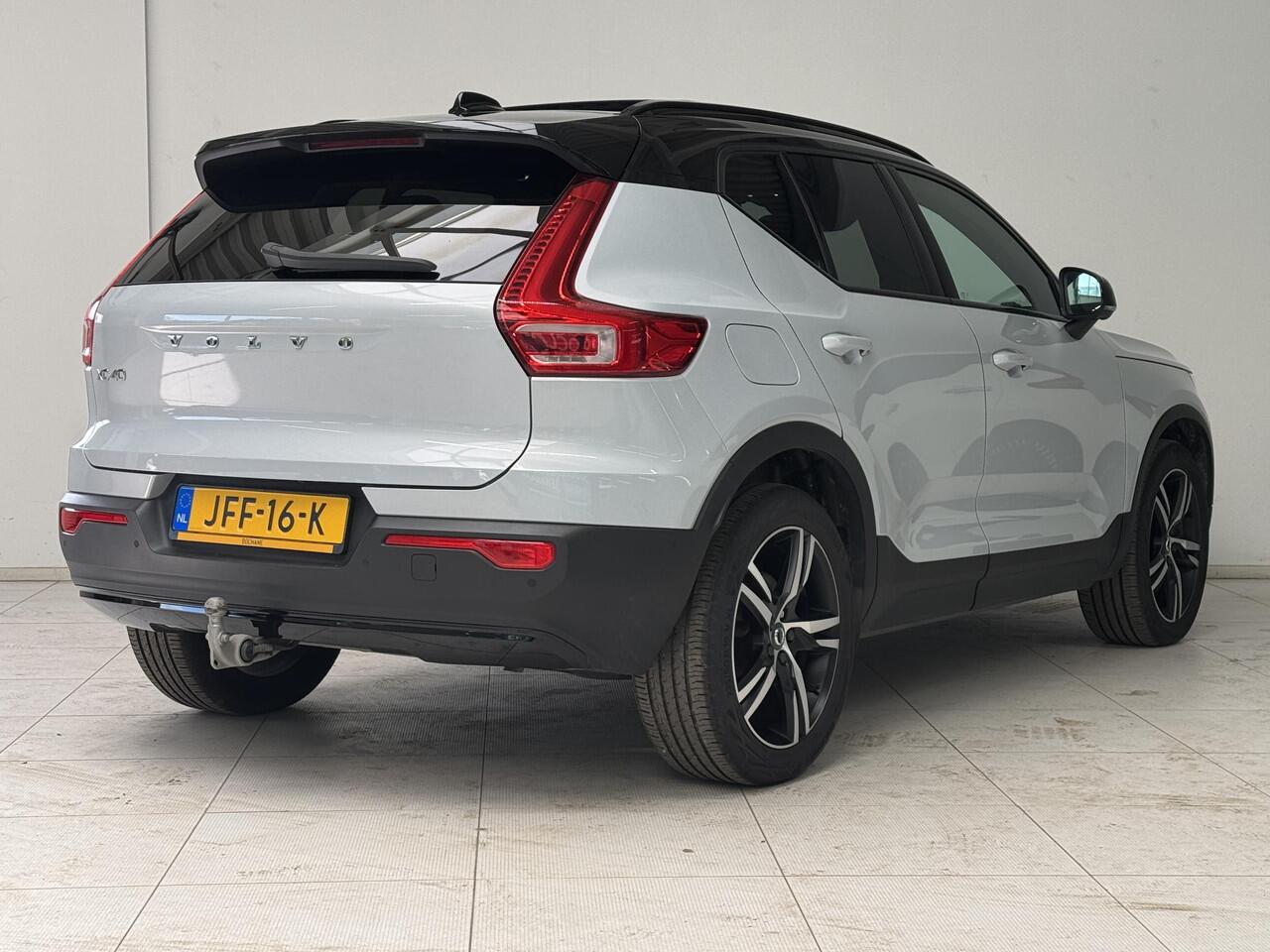 Volvo XC40 1.5 T5 Recharge Inscription | Panoramadak | Camera | Trekhaak wegklapbaar | Navigatie | Adaptieve cruise control