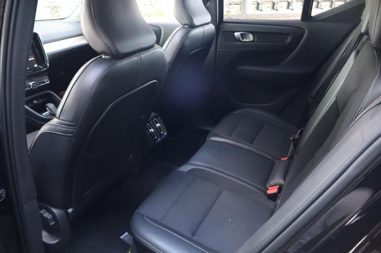 Volvo XC40 1.5 T3 | Geen import | Camera | Schuifdak | Carplay