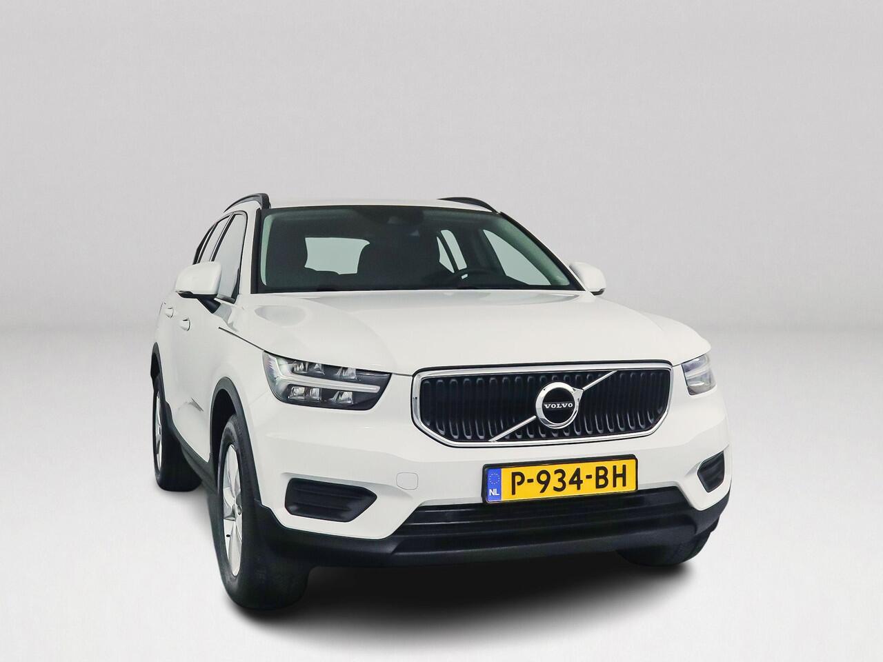 Volvo XC40 T2 Momentum Core | Cruise Control | Navigatie