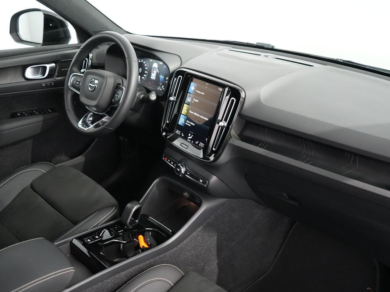 Volvo XC40 1.5 T4 Recharge Inscription | R-Design | Facelift | Ultimate Dark| Bliss | Camera | H&K |