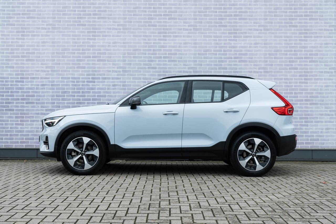 Volvo XC40 B4 Plus Dark Aut. | Trekhaak | All-seasonbanden | Lichtmetalen velgen 5-spaaks 19 inch
