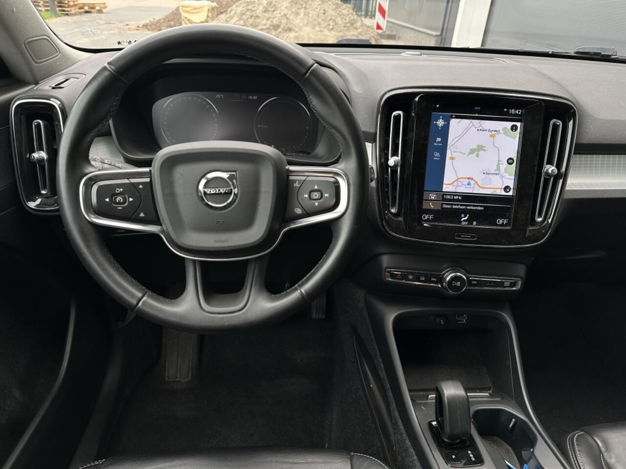 Volvo XC40 1.5 T4 Rech Inscr. M2022 NAVI PDC CAMERA LEDER LED VIRTUAL