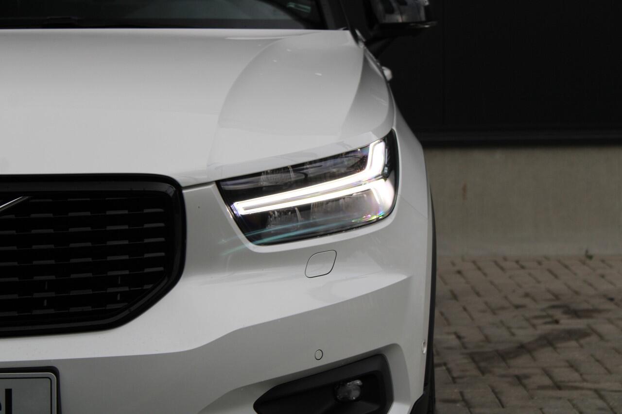 Volvo XC40 1.5 T5 Recharge R-Design - Trekhaak wegklapbaar - Pano - Stoel/Stuurverwarming - H&K - Pilot Assist - 360 Camera - Rijklaar