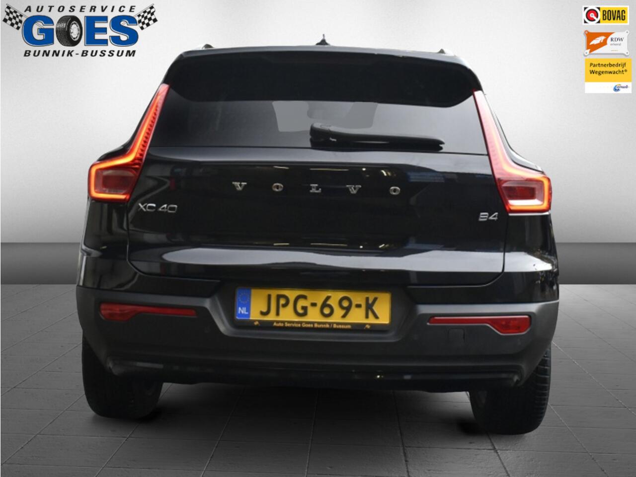 Volvo XC40 R Design | Leer | Alcatara | Elek. Trekhaak | Apple