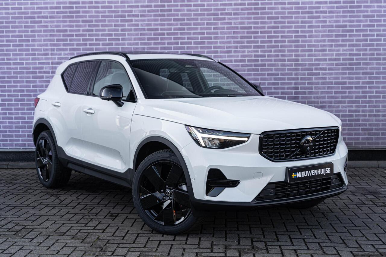 Volvo XC40 B4 Plus Black Edition | Google | Schuif-/Kanteldak | 360 Camera | Adaptieve Cruise | Getint Glas | Memory | Harman Kardon Audio | Zitverlenging | Keyless | 20" LM