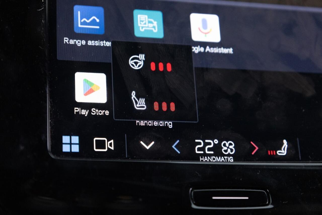 Volvo XC40 Recharge Core 70 kWh | Full LED | ECC | NAVI