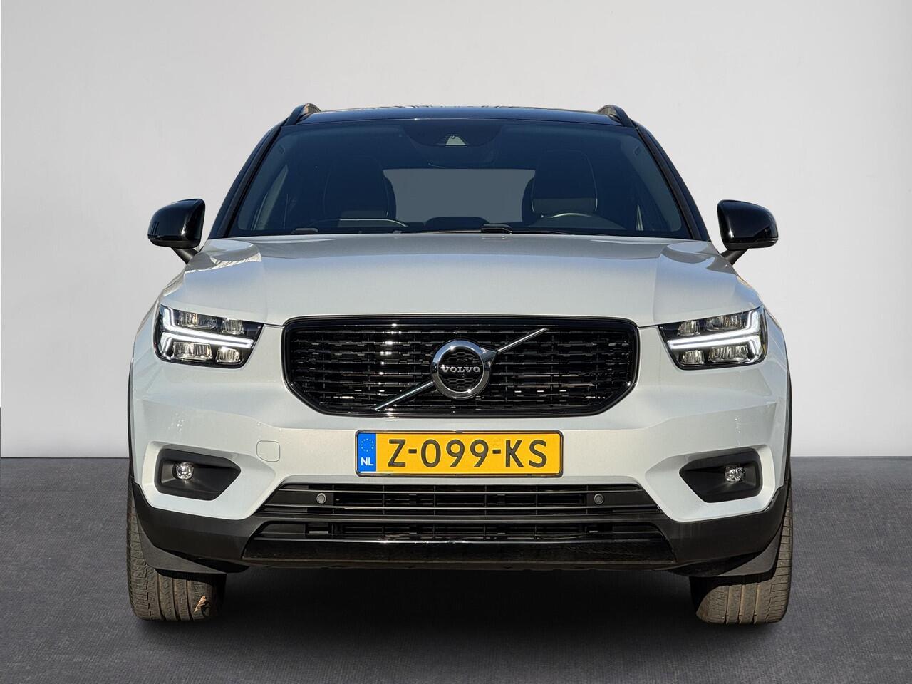 Volvo XC40 1.5 T4 Automaat Recharge R-Design Expression | Full Map Navigatie | Standkachel | Apple Carplay/Android Auto | DIgitaal Dashboard | LED Verlichting | 19"Lmv | 2 Zone Climate Control | Electrische Achterklep KeylessGo | High Performance Audio( Vestiging - 