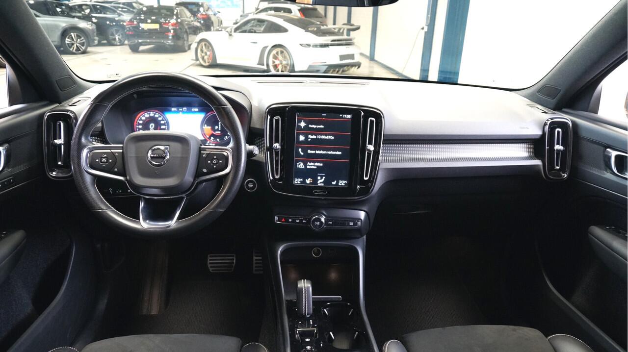 Volvo XC40 Volvo XC40 1.5 T5 Recharge 193kW/262pk DKG7 R-Design BI-TONE + PILOT ASSIST + KEYLESS ENTRY&GO + FULL LED HIGH BEAM + ADAPT.CRUISE + BLIS + LEER/ALCANTARA + STOEL-STUURVERWARMING + LANE ASSIST + CAMERA + PARKSENSOREN V&A + 19" LM-VELGEN!!
