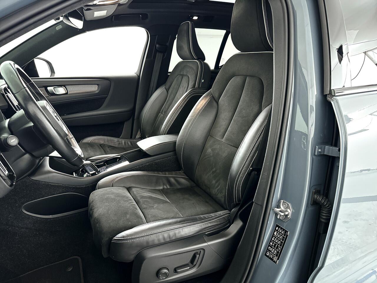 Volvo XC40 P8 AWD R-Design | Panoramadak | 360° camera | Harman Kardon | Stoel- en Stuurverwarming