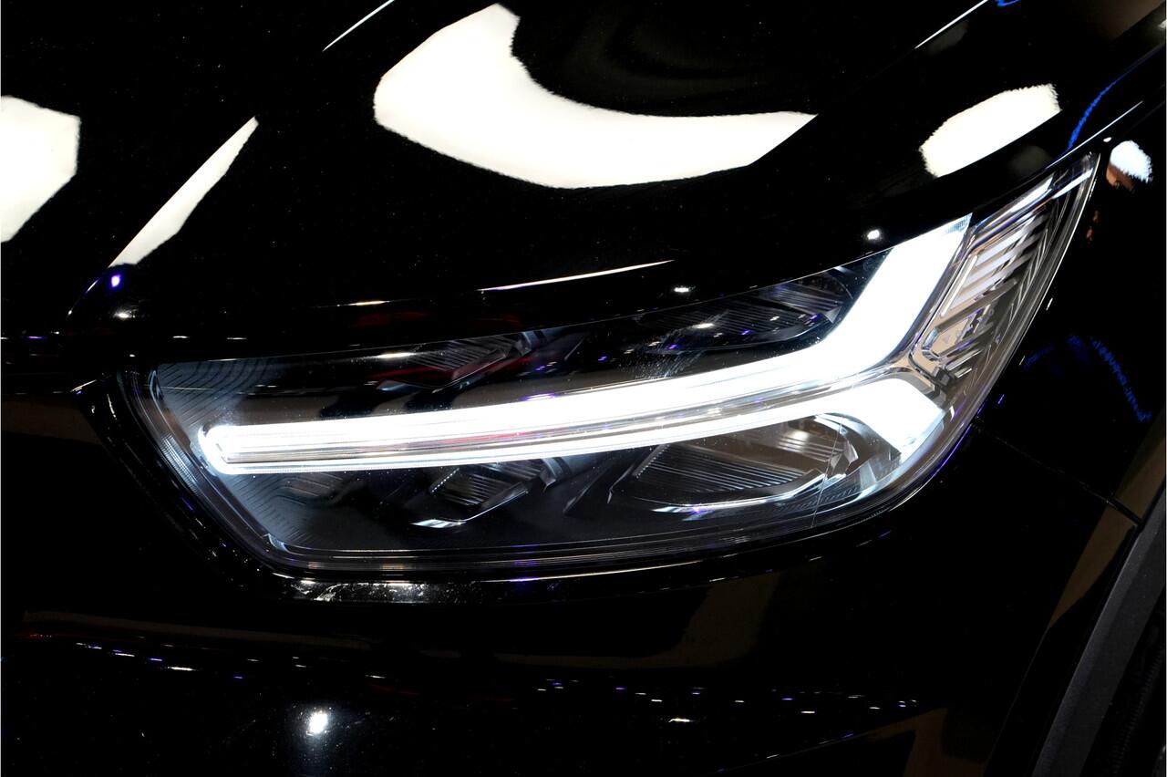 Volvo XC40 Recharge Twin Plus AWD 300kW/408pk Aut. R-Design SOH 92% ADAPT.CRUISE + EL.TREKHAAK + CAMERA + BLIS + PILOT ASSIST + GOOGLE DASHBOARD + LANE ASSIST + SPORTSTOELEN + STOEL-&STUURVERWARMING + PARKSENSOREN V&A + 19" LM-VELGEN!!