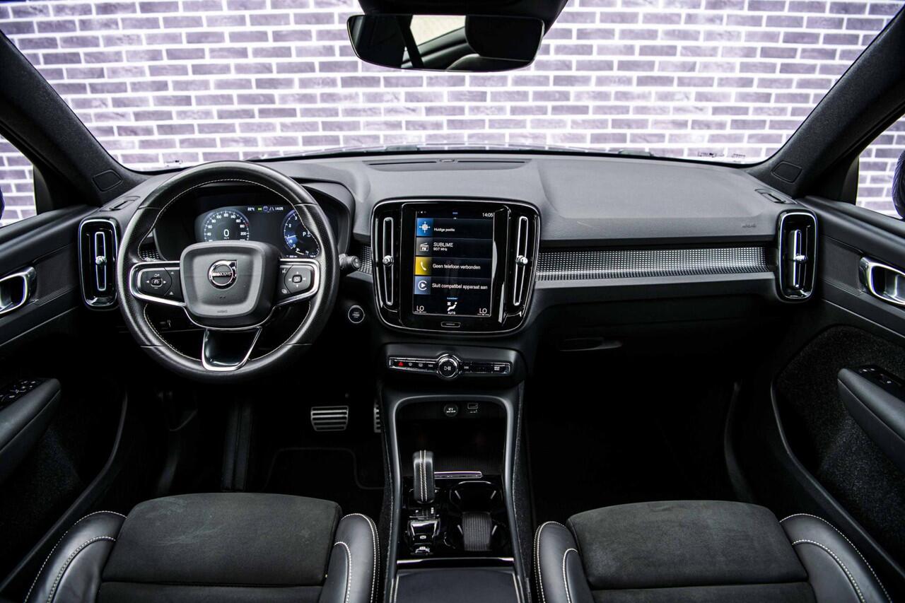 Volvo XC40 1.5 T2 R-Design | Adaptieve Cruise Control | Dode Hoek Detectie | Parkeer Camera | Parkeersensoren Voor en Achter |